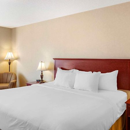Quality Inn & Suites Edmonton International Airport Leduc Eksteriør bilde