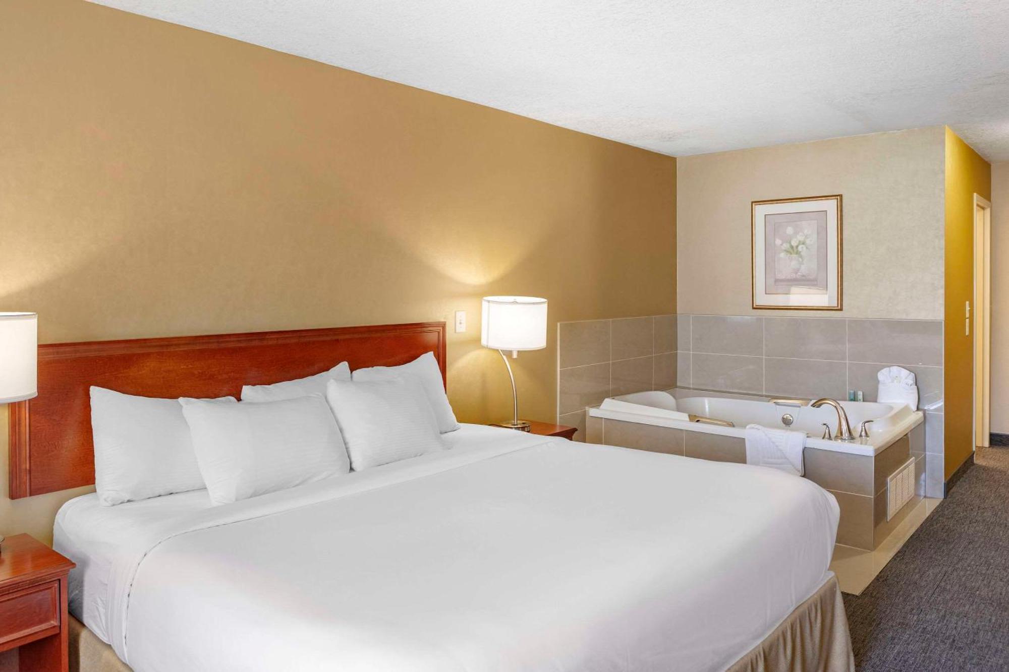 Quality Inn & Suites Edmonton International Airport Leduc Eksteriør bilde