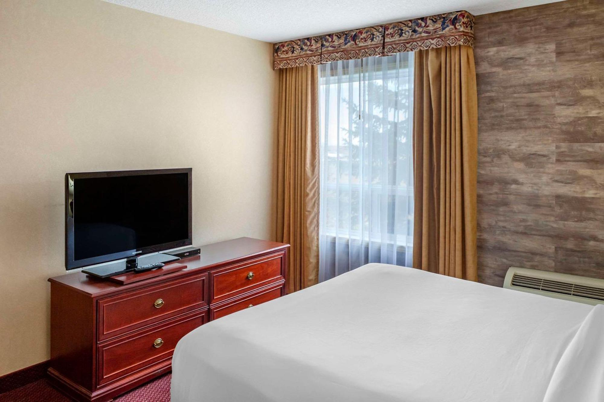 Quality Inn & Suites Edmonton International Airport Leduc Eksteriør bilde