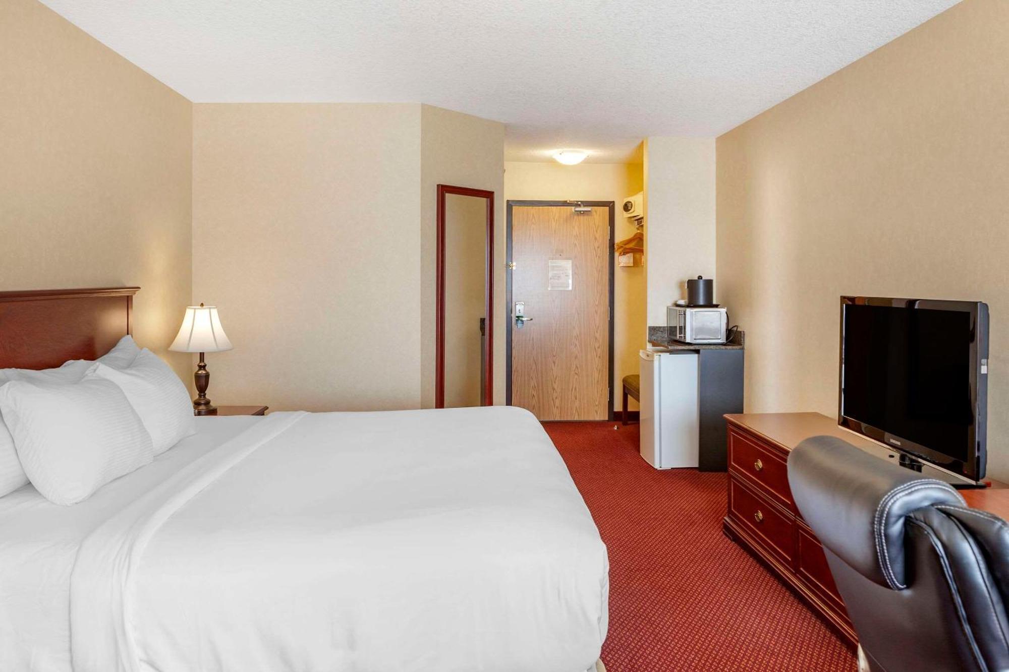 Quality Inn & Suites Edmonton International Airport Leduc Eksteriør bilde