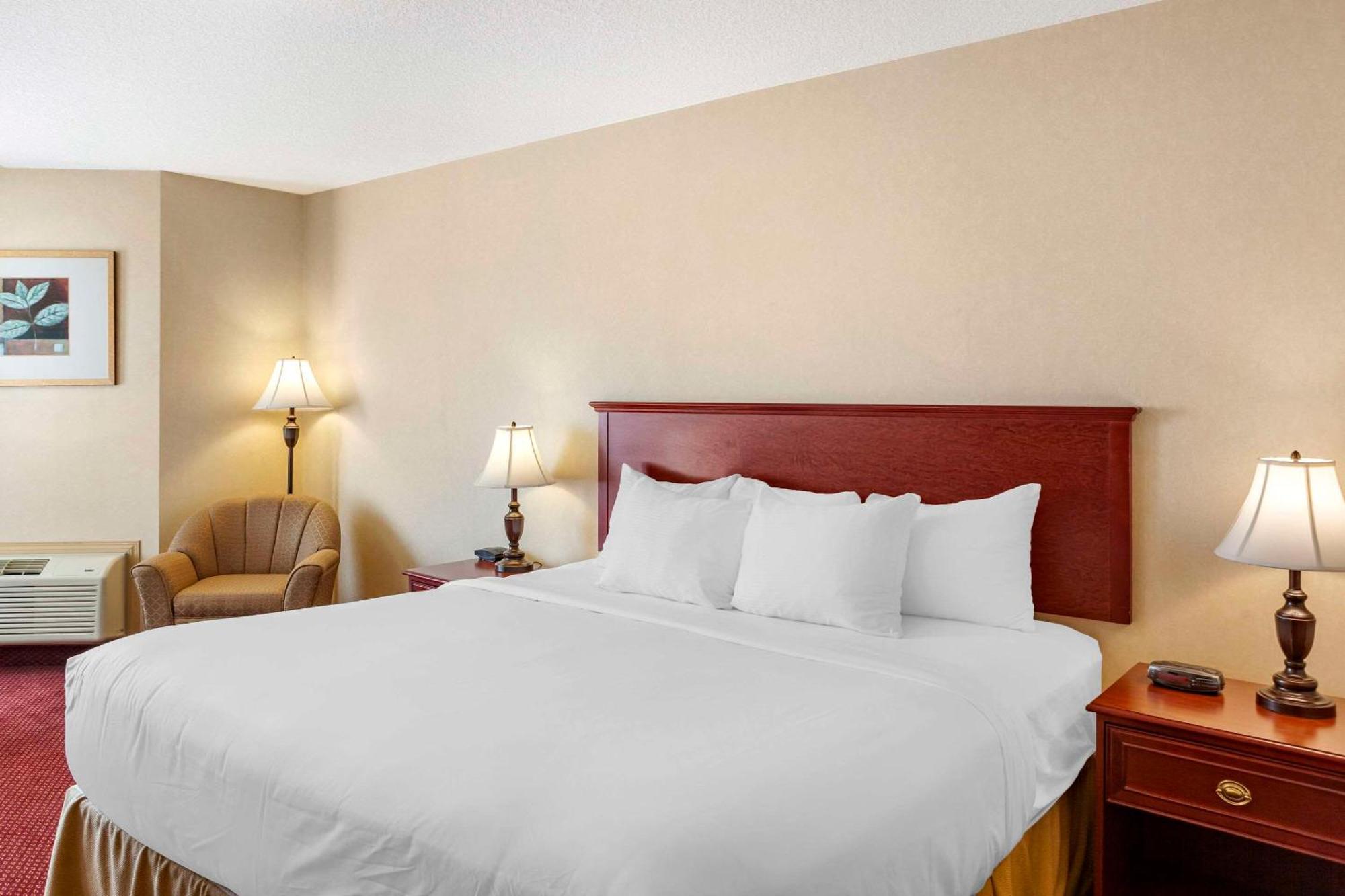 Quality Inn & Suites Edmonton International Airport Leduc Eksteriør bilde