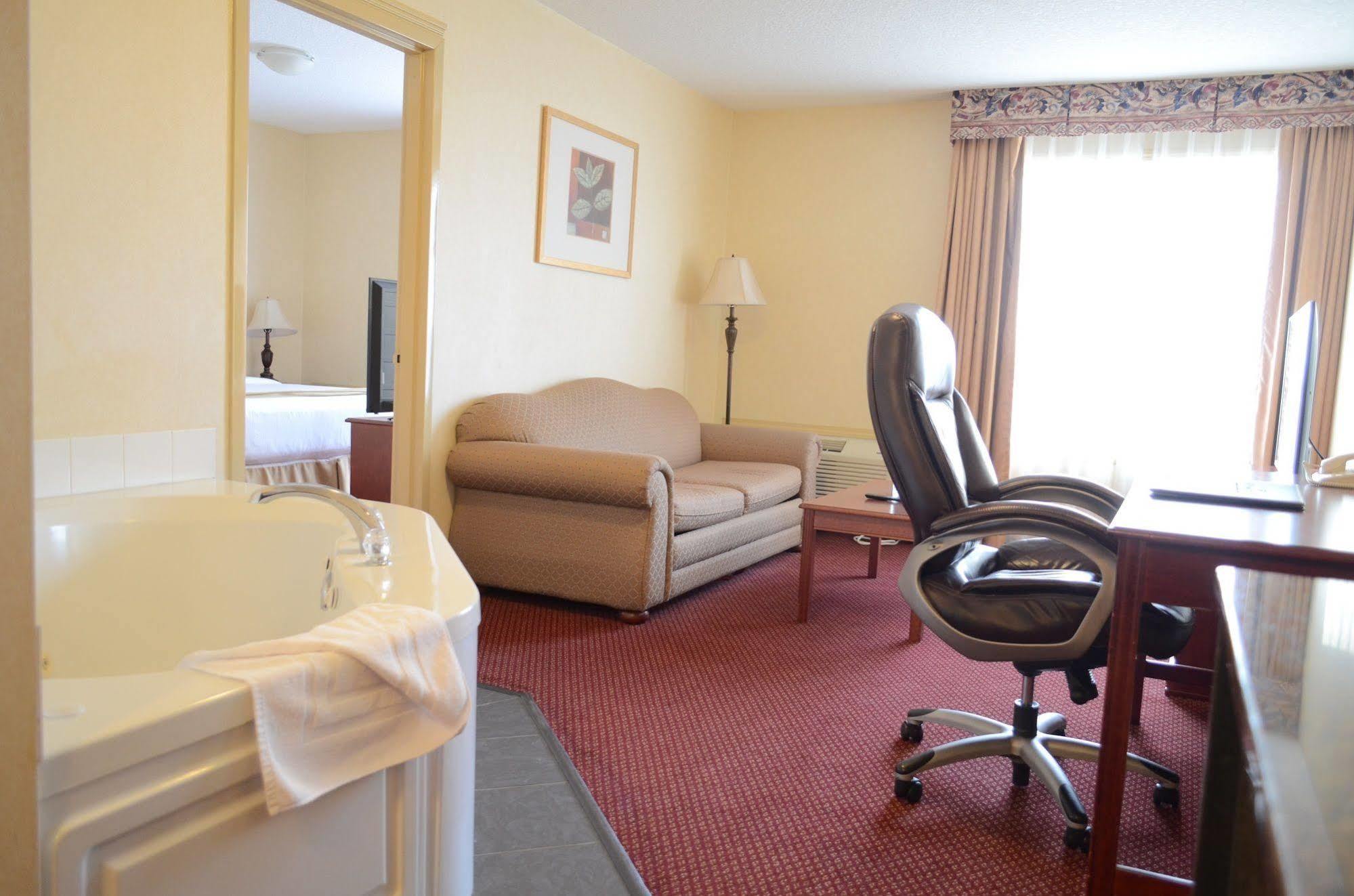 Quality Inn & Suites Edmonton International Airport Leduc Eksteriør bilde
